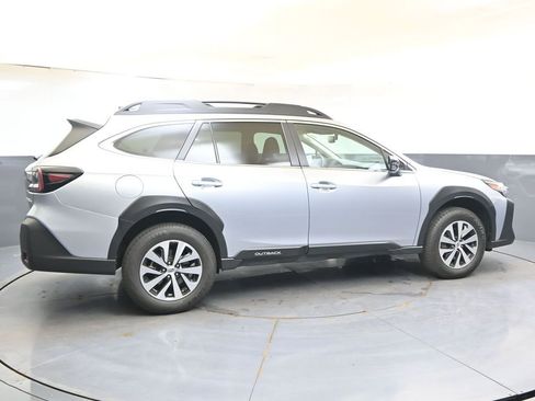 Certified 2024 Subaru Outback Premium AWD/4WD image 6