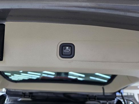 Used 2013 GMC Yukon Denali RWD image 14