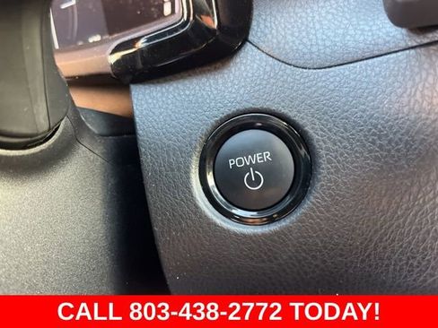 Used 2025 Toyota Camry SE image 21