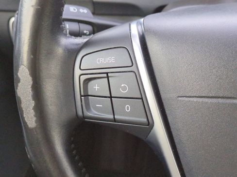 Used 2017 Volvo S60 T5 Dynamic image 25