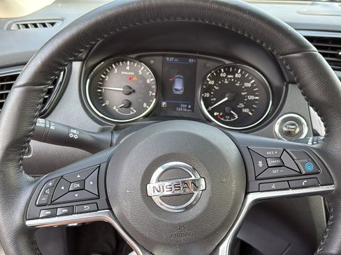 Used 2019 Nissan Rogue Sport SL image 9