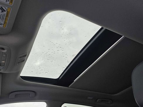 Used 2024 Nissan Murano SL image 11