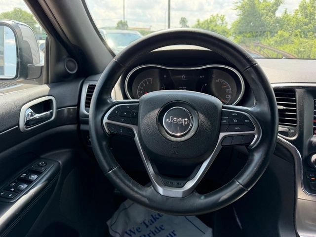 Used 2018 Jeep Grand Cherokee Laredo AWD/4WD image 9