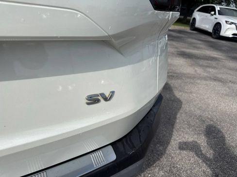 Used 2021 Nissan Rogue SV w/ Premium Package FWD image 4