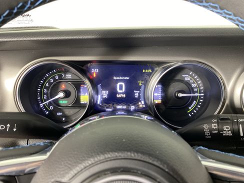 Used 2023 Jeep Wrangler Unlimited Rubicon 4xe AWD/4WD image 22