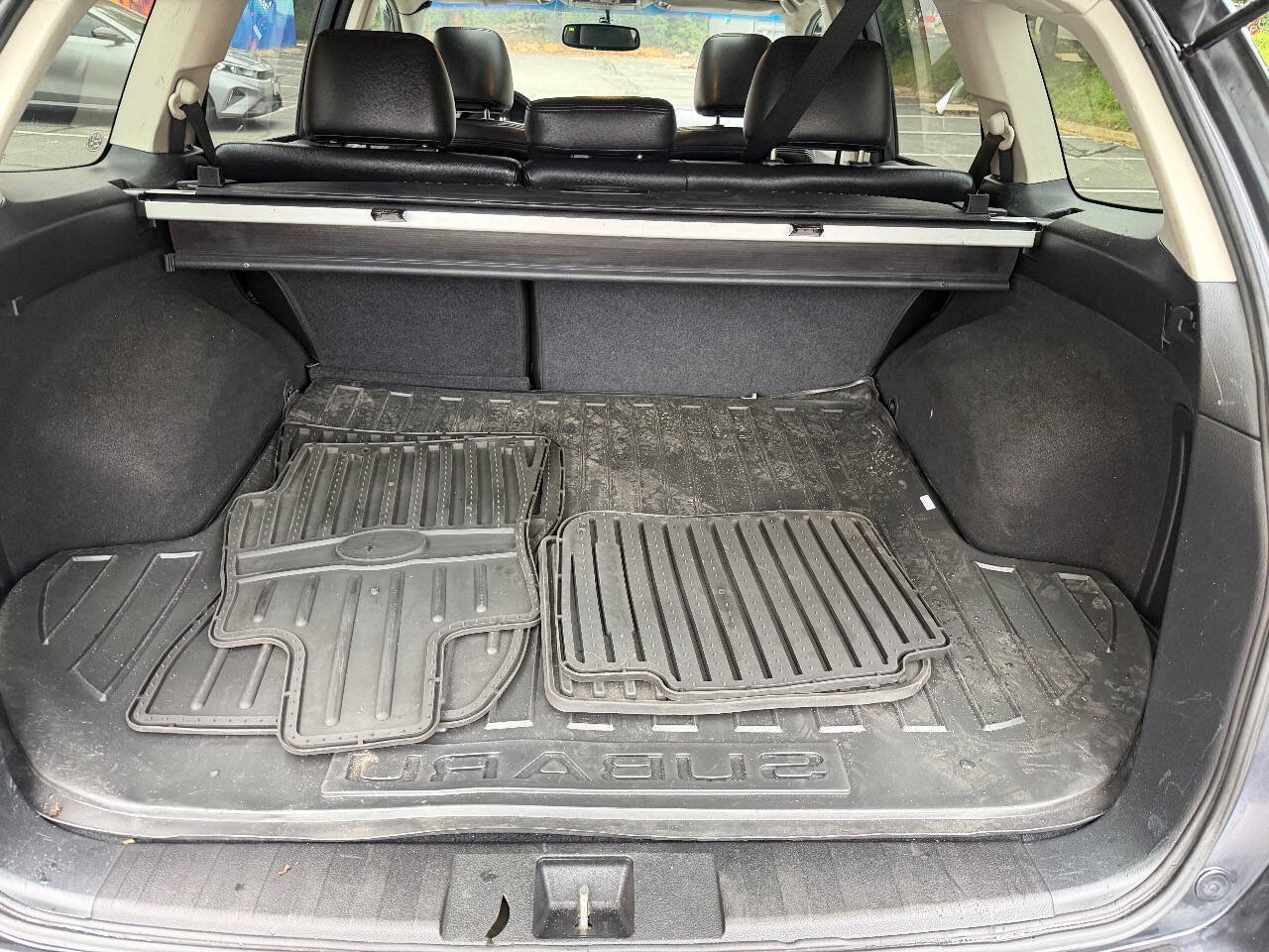 Used 2011 Subaru Outback 2.5i Premium AWD/4WD image 16