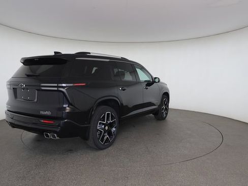 Used 2025 Chevrolet Traverse High Country FWD image 18