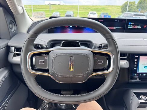New 2027 Lincoln Navigator Premiere AWD/4WD image 31