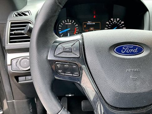 Used 2019 Ford Explorer XLT w/ Class III Trailer Tow Package FWD image 10
