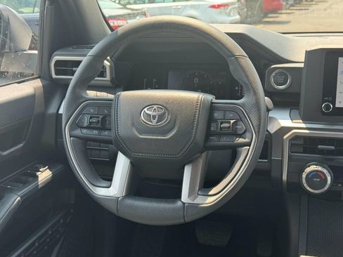 Used 2026 Toyota 4Runner SR5 AWD/4WD image 17