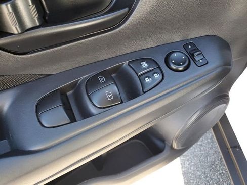 Certified 2025 Nissan Kicks Play S image 16