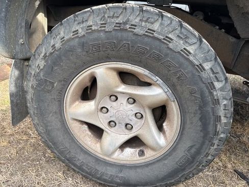 Used 2001 Toyota Tacoma PreRunner image 13