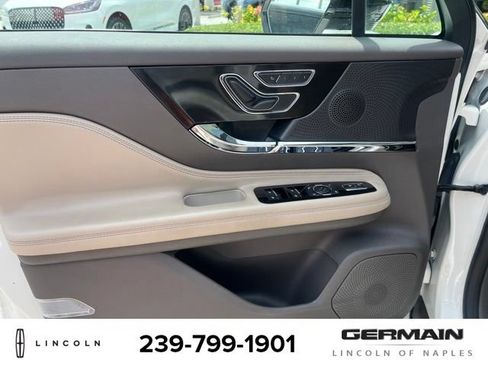 Used 2023 Lincoln Corsair Reserve w/ Equipment Group 201A FWD image 15