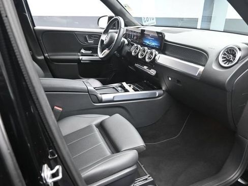 Used 2025 Mercedes-Benz GLB 250 image 29