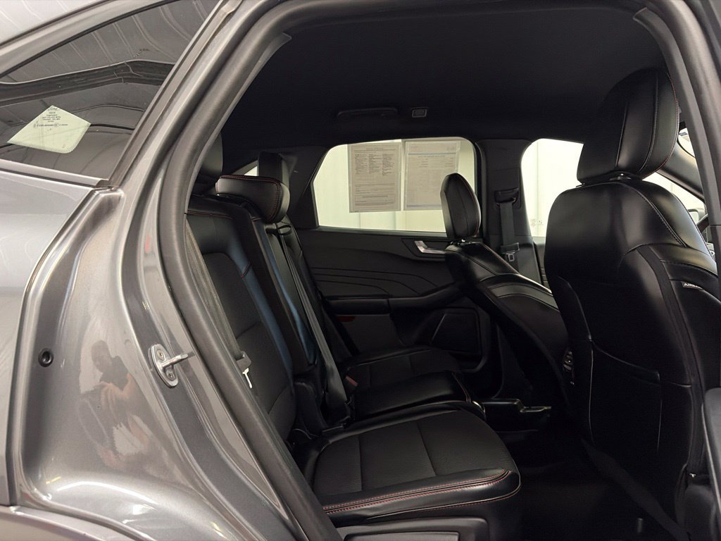 Used 2023 Ford Escape ST-Line AWD/4WD image 19