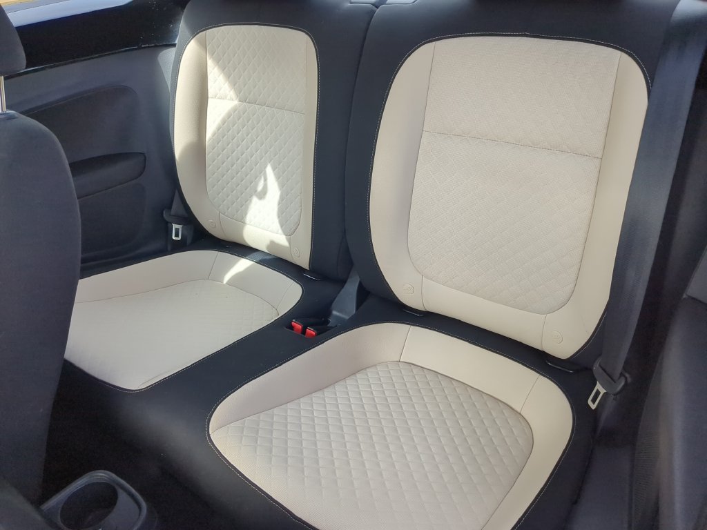 Used 2019 Volkswagen Beetle 2.0T SE FWD image 15