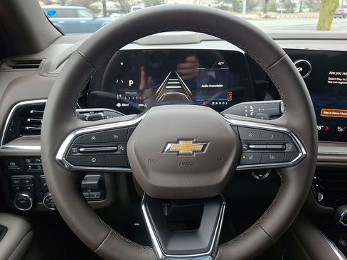 New 2026 Chevrolet Suburban LT AWD/4WD image 15