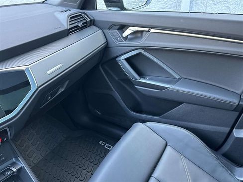 Certified 2025 Audi Q3 2.0T Premium w/ Convenience Package image 36