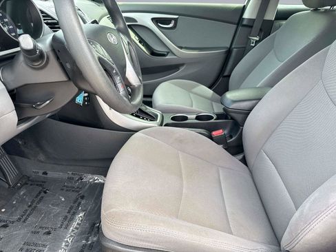 Used 2015 Hyundai Elantra SE w/ Option Group 02 FWD image 18
