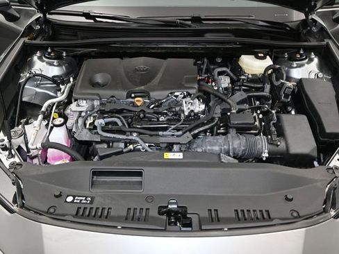 Used 2025 Toyota Camry SE w/ Multimedia Upgrade Package image 17