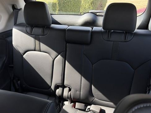 Used 2025 Honda Pilot Touring image 18