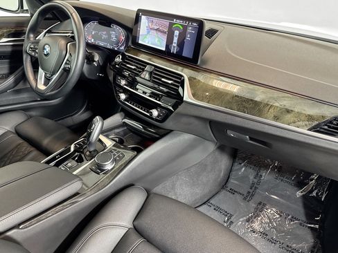 Used 2023 BMW 540i w/ Premium Package RWD image 28