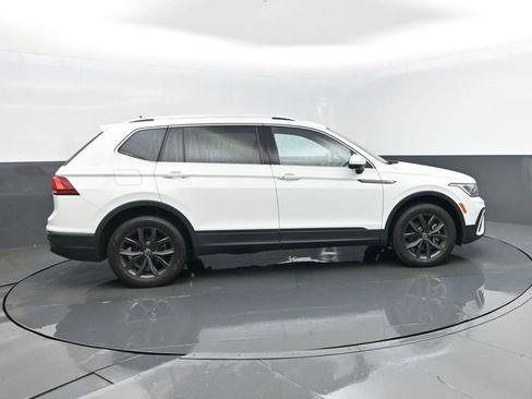 Used 2022 Volkswagen Tiguan SE AWD/4WD image 4