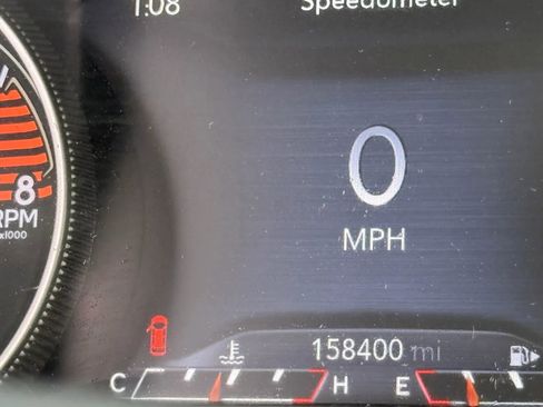 Used 2019 Jeep Cherokee Overland w/ Technology Group image 32