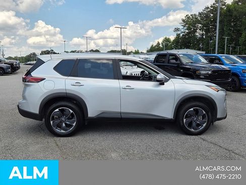 Used 2025 Nissan Rogue SV FWD image 16