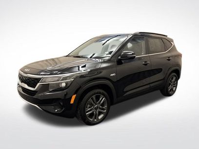 Used 2023 Kia Seltos S w/ Navigation Package
