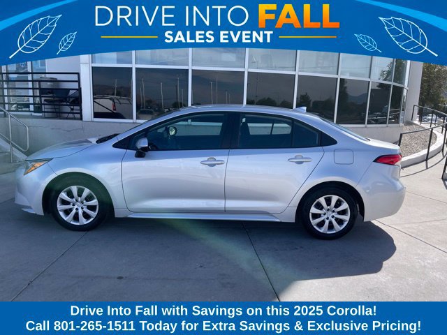 Used 2025 Toyota Corolla LE FWD image 2