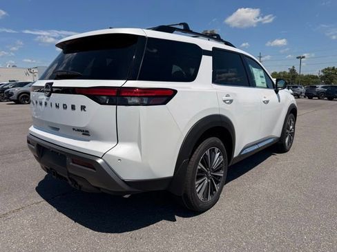 New 2026 Nissan Pathfinder Platinum w/ Cargo Package AWD/4WD image 5