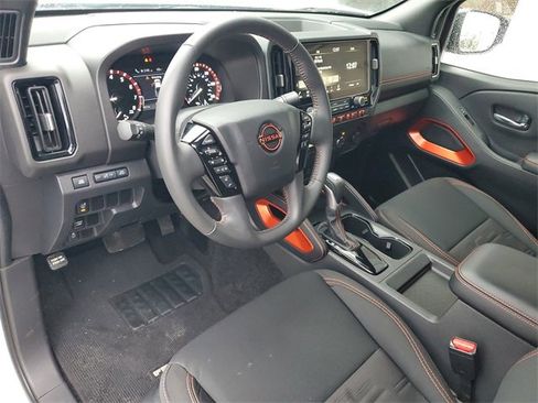 Used 2025 Nissan Frontier Pro-X image 22