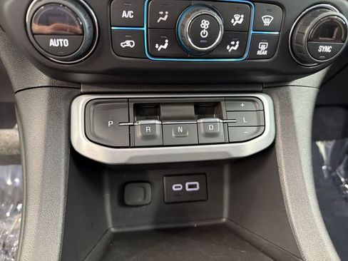 Certified 2020 GMC Acadia SLE w/ Driver Convenience Package FWD image 30