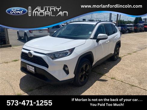 Used 2021 Toyota RAV4 XLE w/ Convenience Package image 1