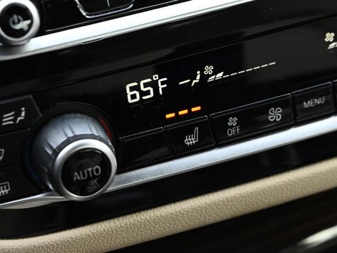 Certified 2022 BMW 530i 530i w/ M Sport Package image 40