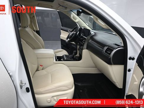 Used 2023 Lexus GX 460 Premium AWD/4WD image 39