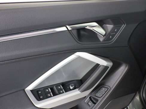 Certified 2025 Audi Q3 2.0T Premium Plus w/ Premium Plus Package image 21