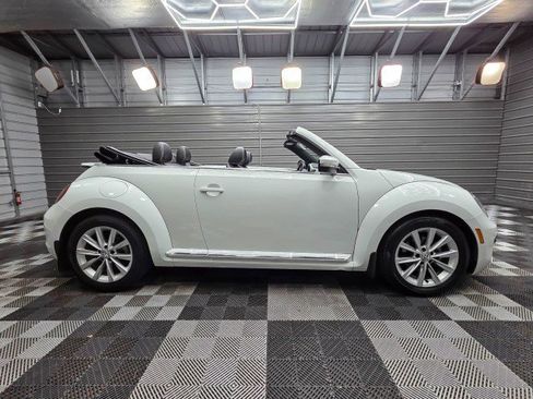 Used 2018 Volkswagen Beetle 2.0T SE FWD image 9