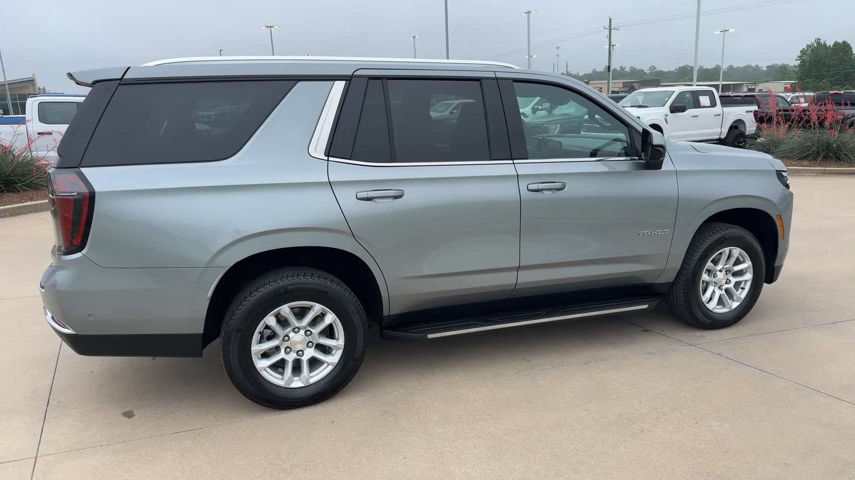 Used 2025 Chevrolet Tahoe LT AWD/4WD image 9