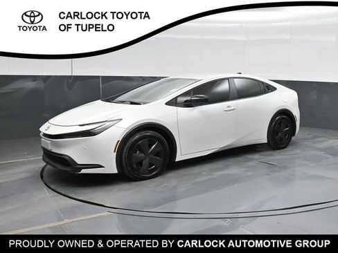 Used 2026 Toyota Prius LE FWD image 9