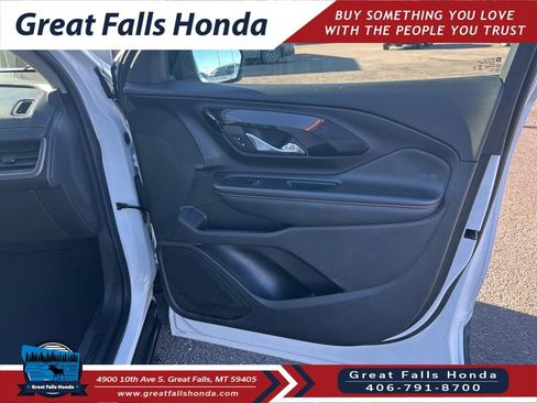 Used 2023 GMC Terrain AT4 image 29