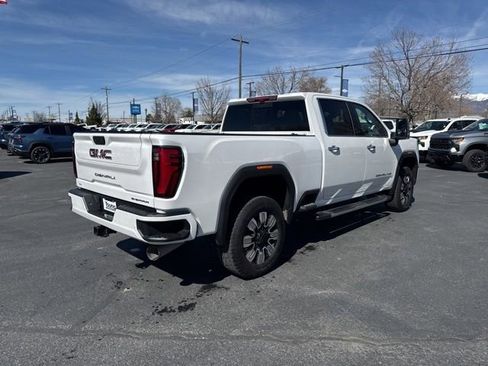 Used 2025 GMC Sierra 3500 Denali w/ Denali Reserve Package image 7