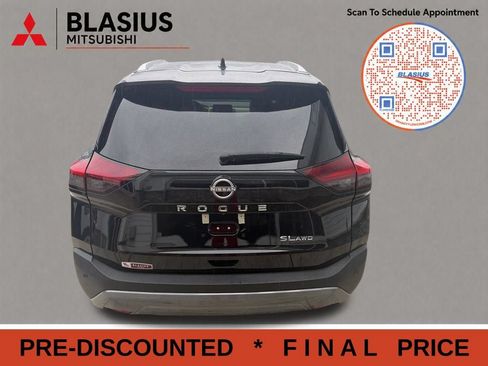 Used 2023 Nissan Rogue SL AWD/4WD image 14