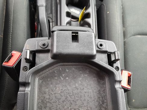 Used 2018 Jeep Wrangler Sport AWD/4WD image 28