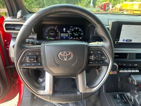 Used 2025 Toyota 4Runner TRD Off-Road AWD/4WD image 33
