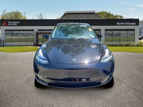 Used 2023 Tesla Model Y Long Range AWD/4WD image 1