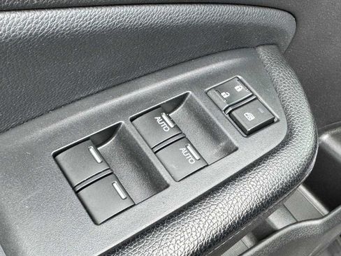 Used 2016 Honda Pilot Touring image 9