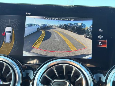 Used 2023 Mercedes-Benz EQB 300 4MATIC image 29