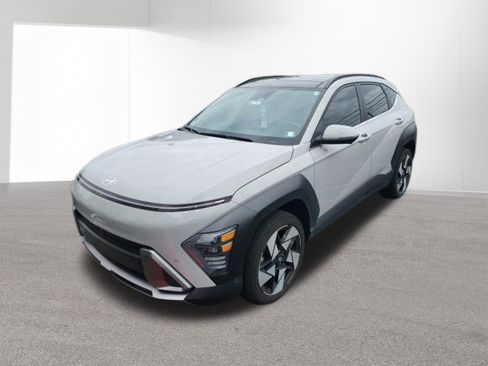 Used 2024 Hyundai Kona Limited AWD/4WD image 2
